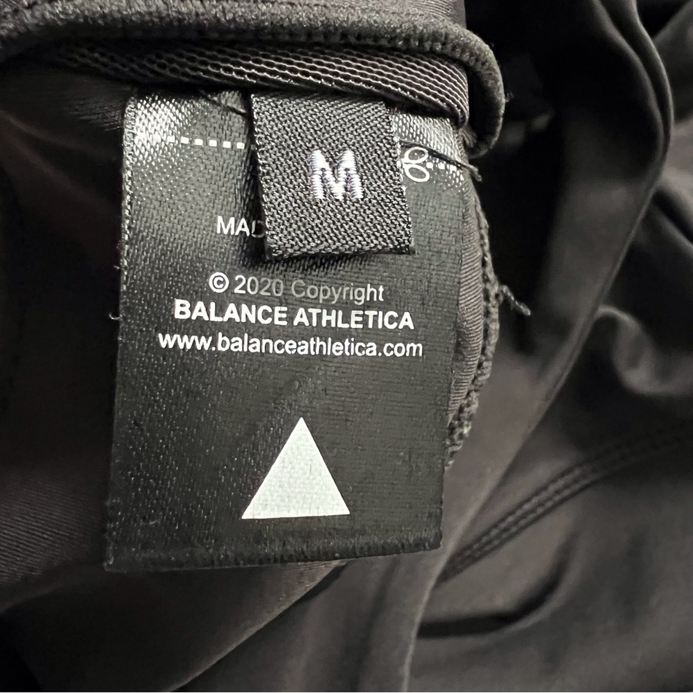 Balance Athletica Black Sports Bra Racerback V-Neck Workout Athletic Gym Medium - Picture 4 of 4